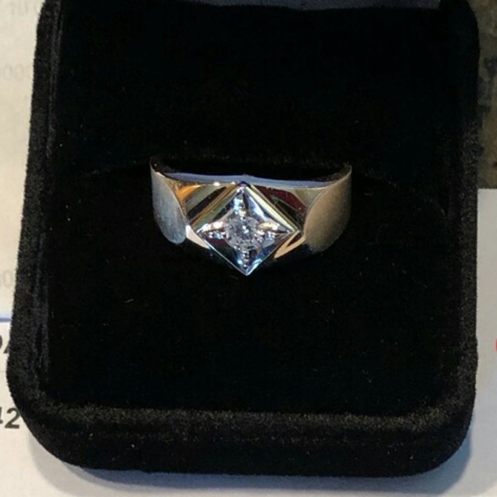 14k Yellow Gold Solitare Diamond Ring size 8.5